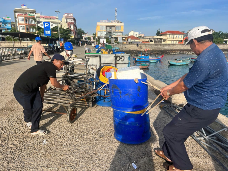 Đẩy mạnh thu gom rác thải, bảo vệ, giữ gìn vệ sinh môi trường hướng tới Lễ kỷ niệm 80 năm Quốc khánh 2/9